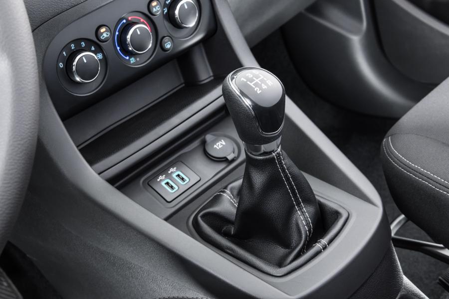 Детали интерьера Ford Ka 2018 года  (LA) (фото 12 из 17)